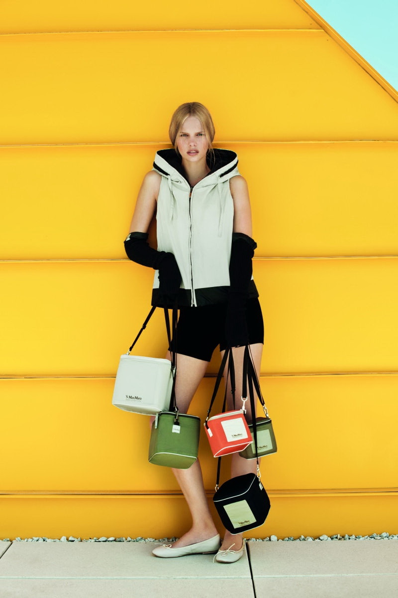 S Max Mara 2011ďVDƬ