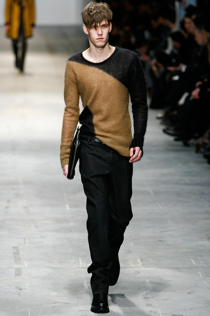 Costume National 2011ﶬbDƬ