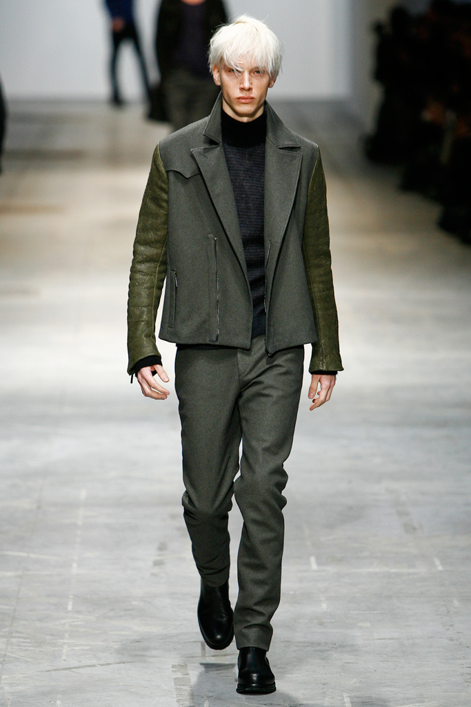 Costume National 2011ﶬbDƬ