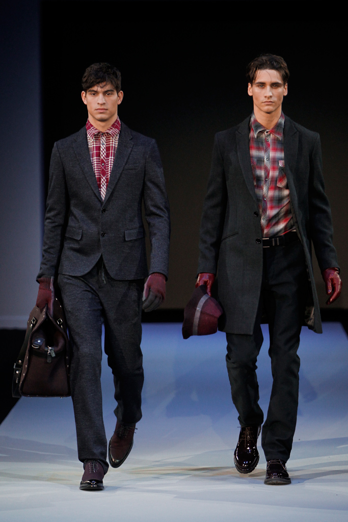 Emporio Armani 2011ﶬbDƬ