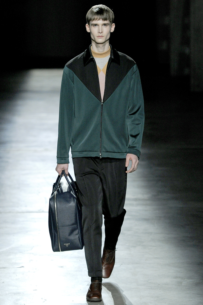 Prada 2011ﶬbDƬ