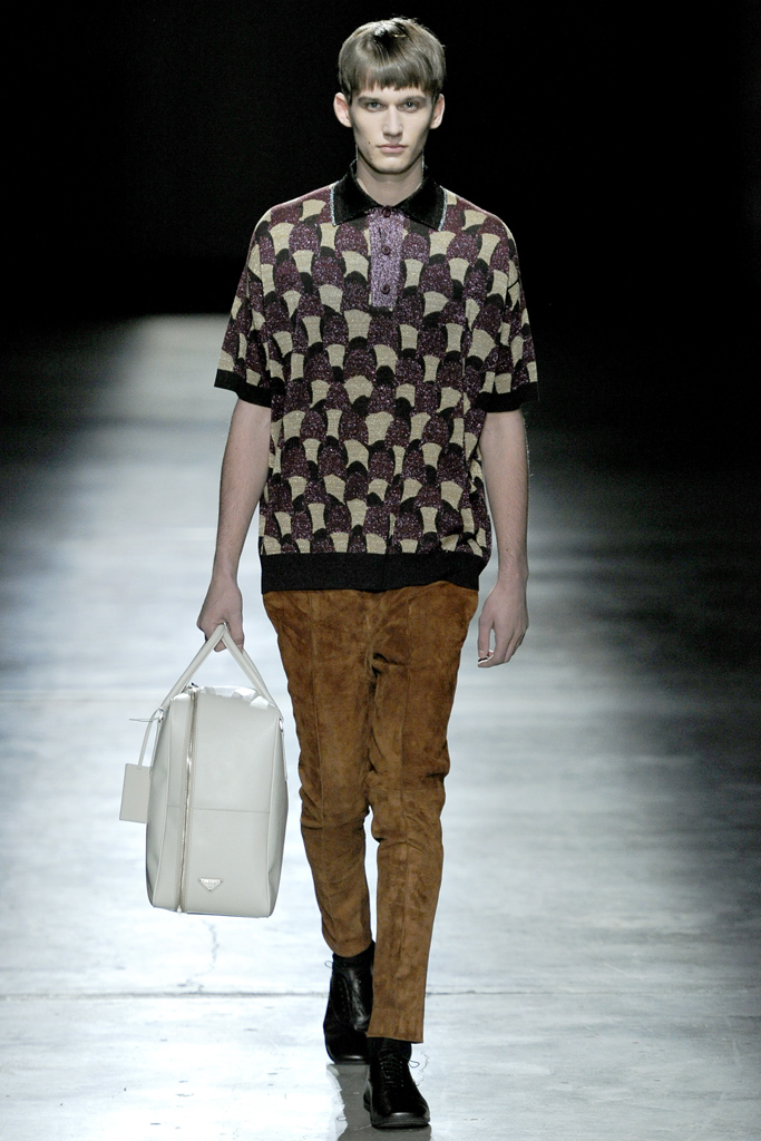 Prada 2011ﶬbDƬ