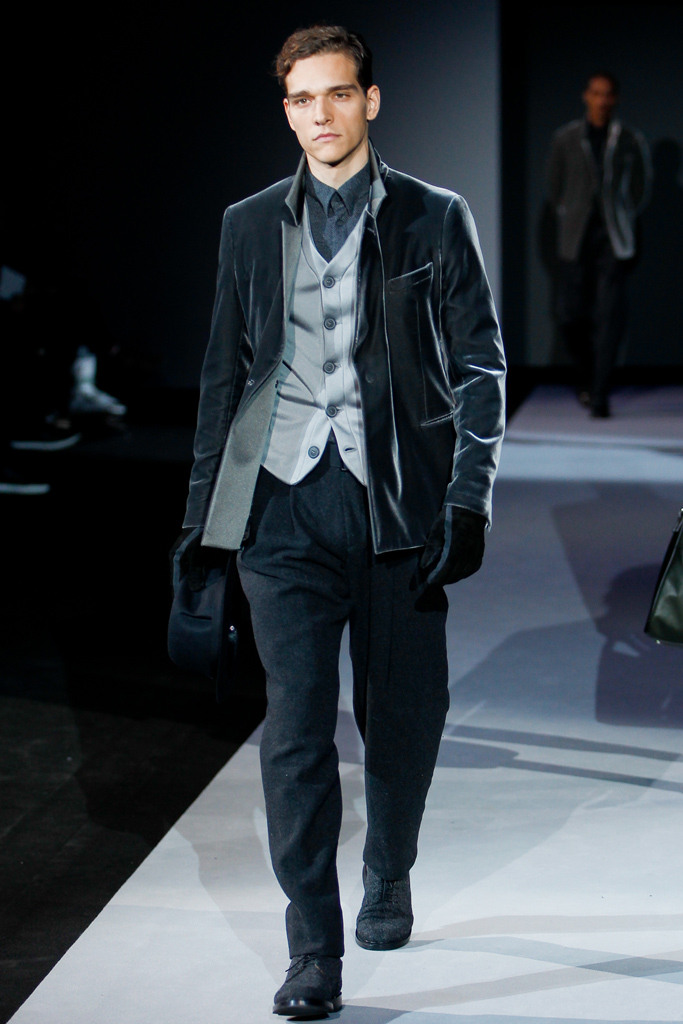 Giorgio Armani 2011 ﶬbDƬ