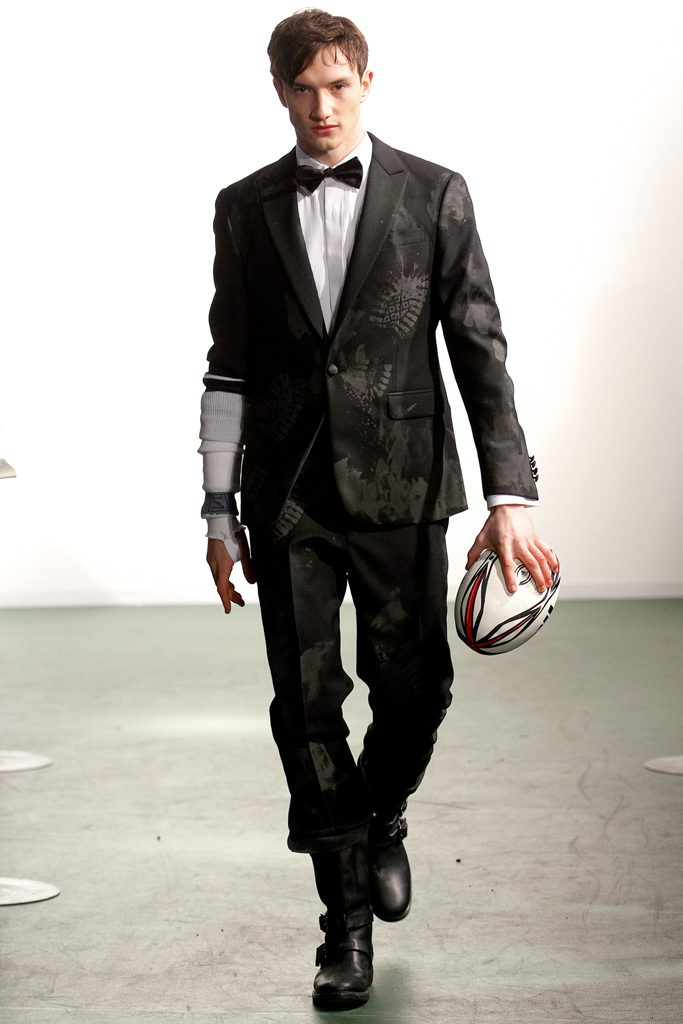 Moschino 2011 秋冬男裝高清圖片