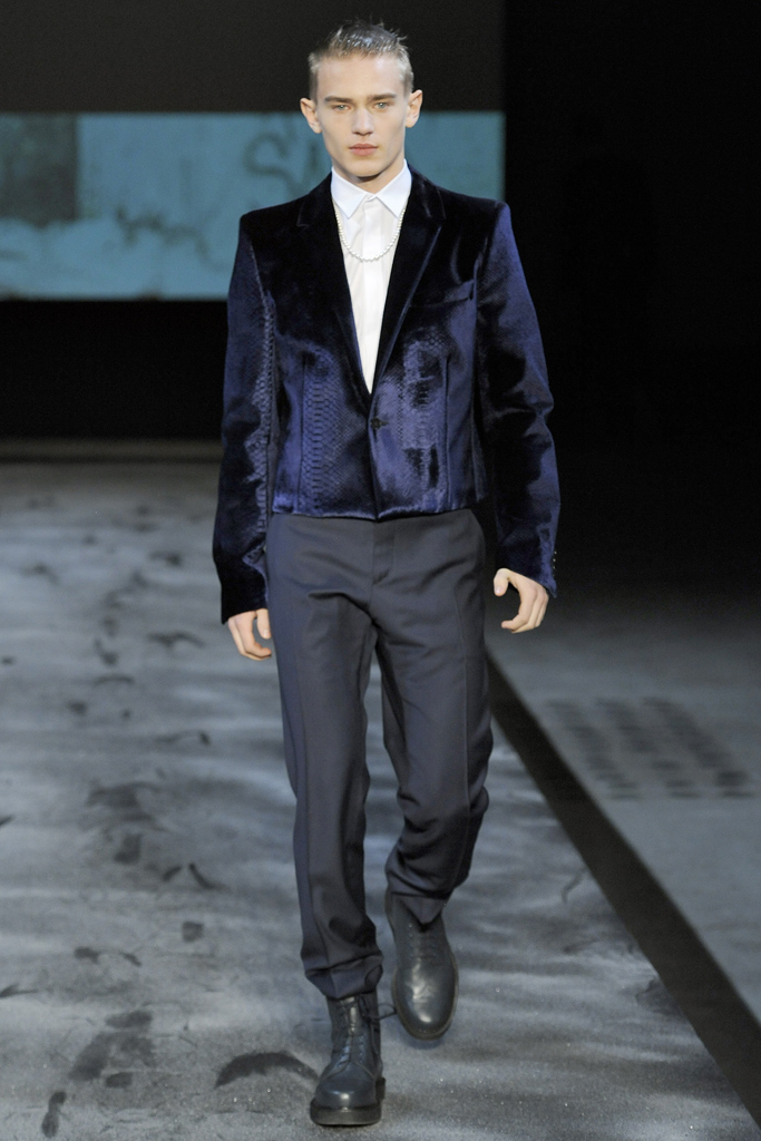 Mugler 2011 ﶬbDƬ