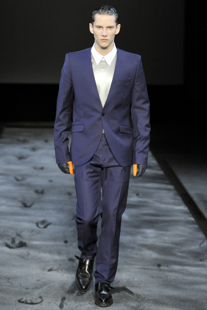 Mugler 2011 ﶬbDƬ