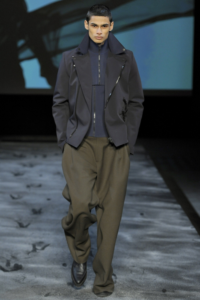 Mugler 2011 ﶬbDƬ