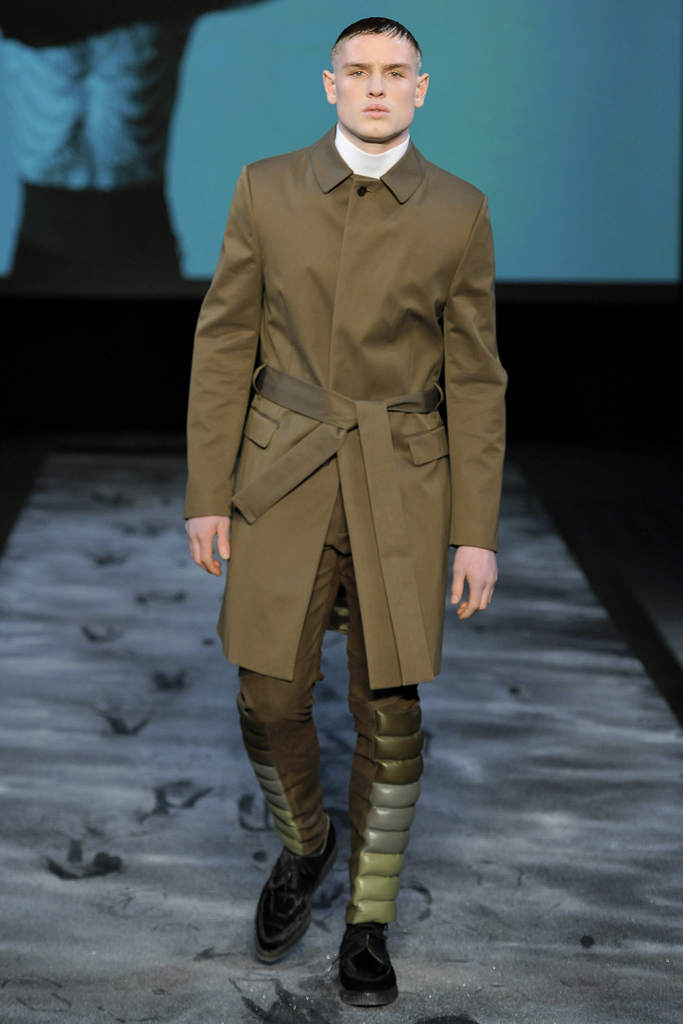 Mugler 2011 ﶬbDƬ