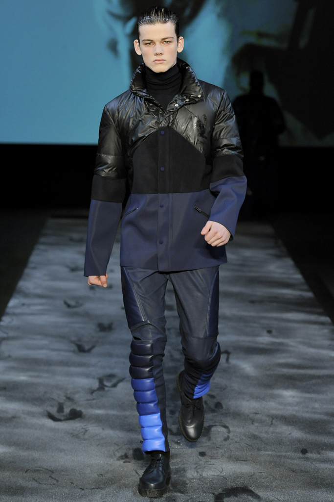 Mugler 2011 ﶬbDƬ