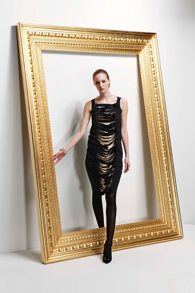 Moschino 2011 ϵиDƬ