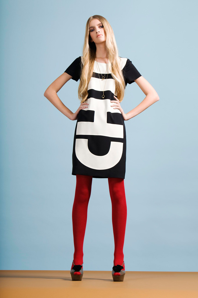 Moschino Cheap & Chic 2011 ϵиDƬ