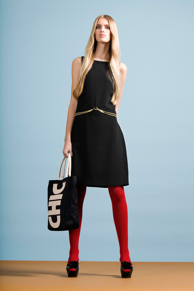 Moschino Cheap & Chic 2011 ϵиDƬ