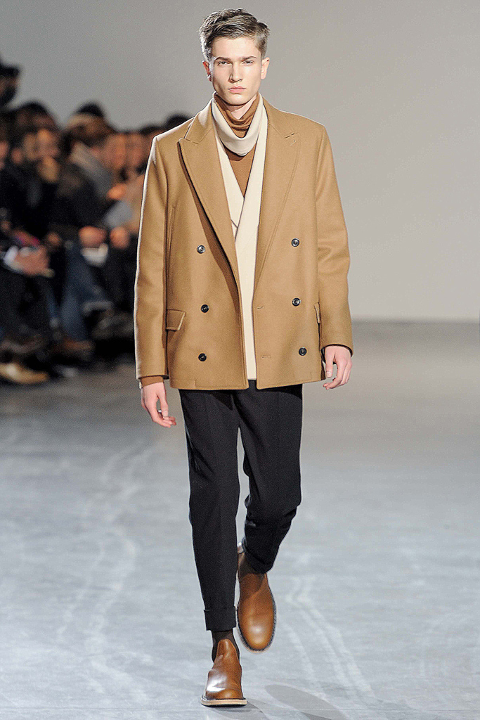 Acne 2011 ﶬbDƬ