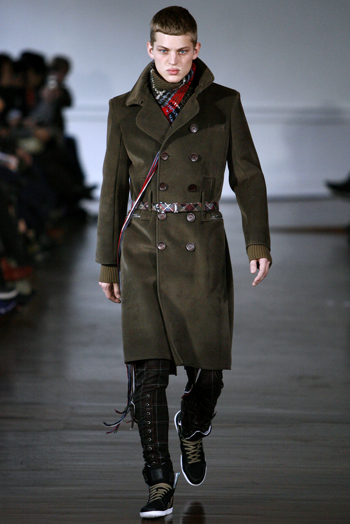 Alexis Mabille 2011 ﶬbDƬ