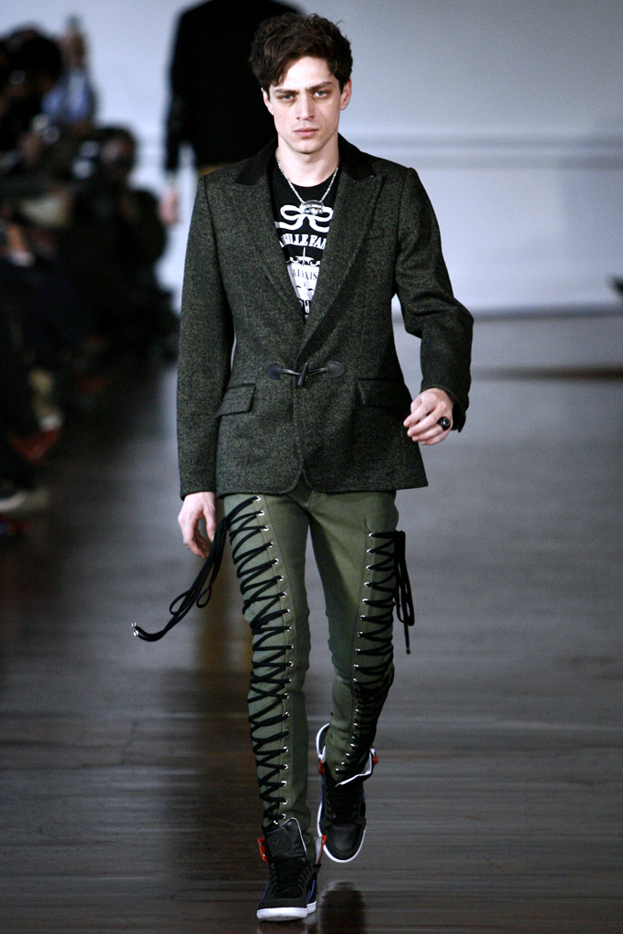 Alexis Mabille 2011 ﶬbDƬ