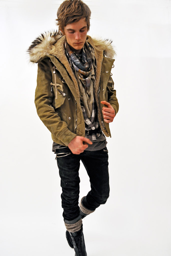 Balmain 2011 ﶬbDƬ