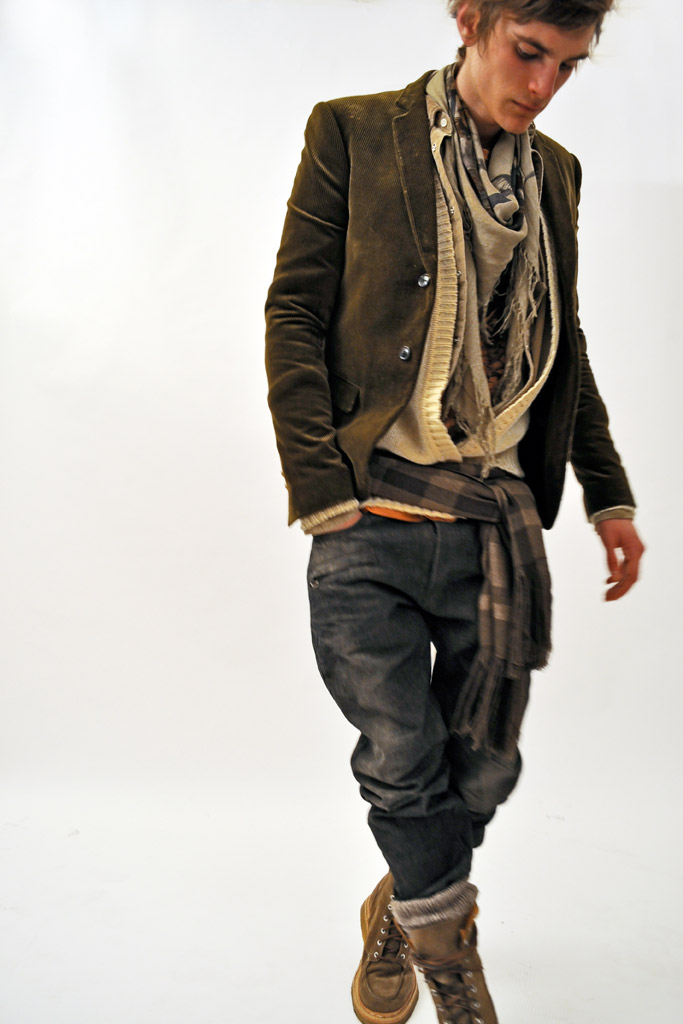 Balmain 2011 ﶬbDƬ