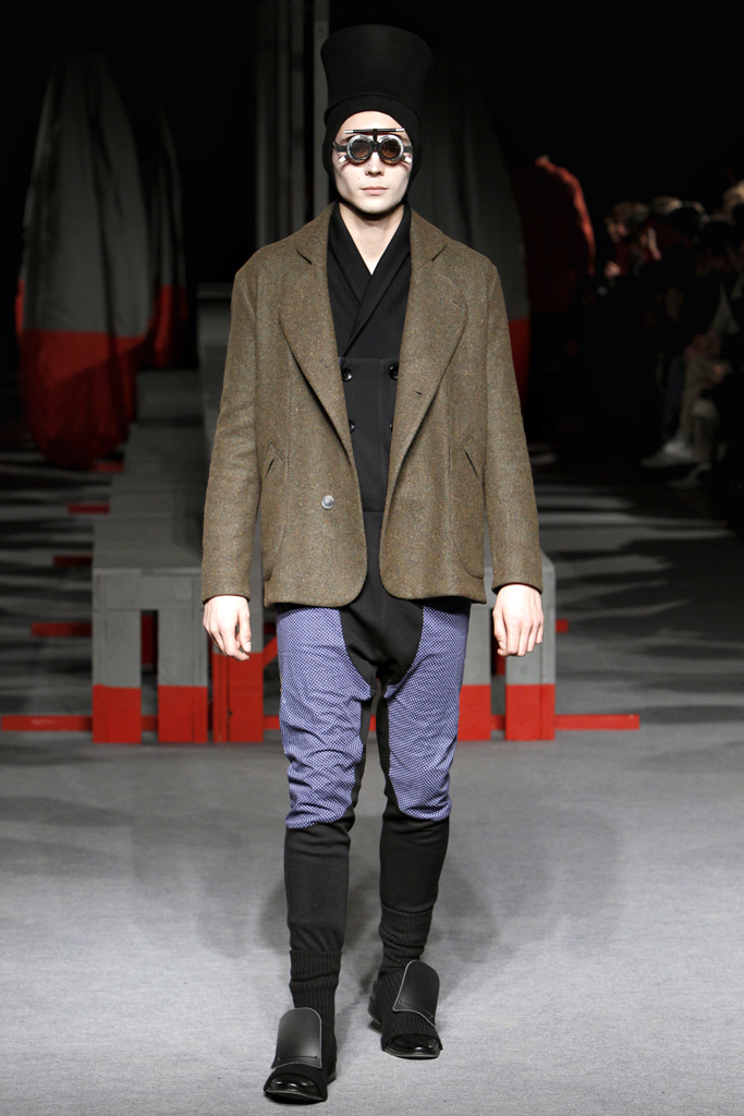 Henrik Vibskov 2011 ﶬbDƬ