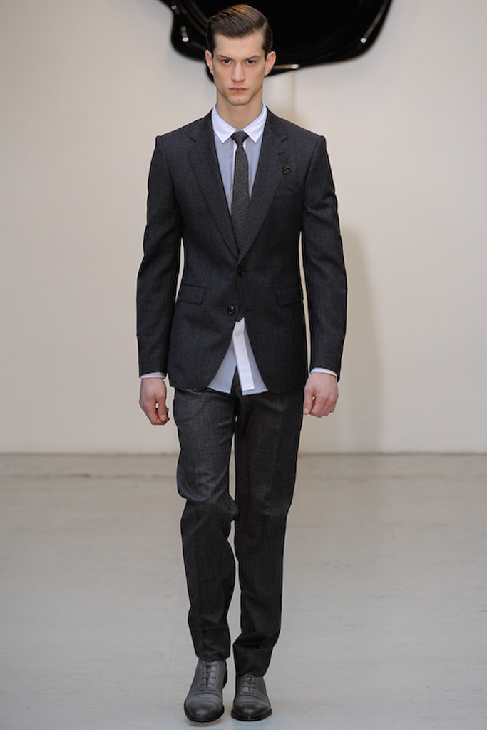 Viktor & Rolf 2011 ﶬbDƬ