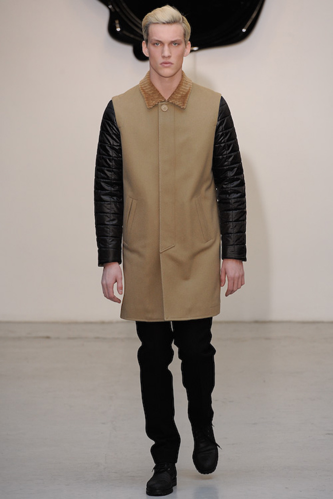 Viktor & Rolf 2011 ﶬbDƬ