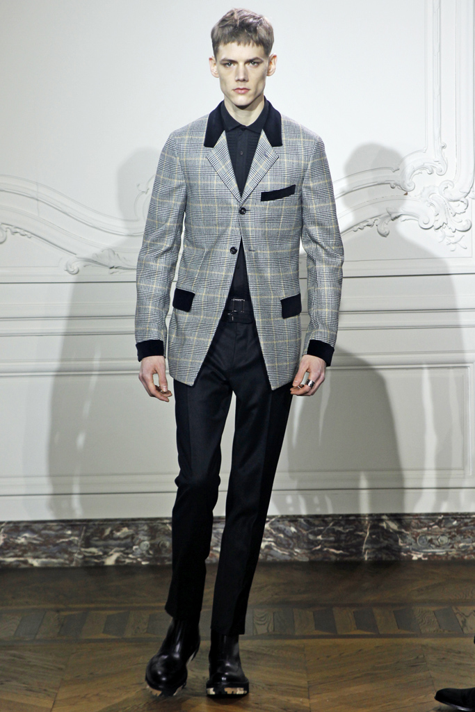 Yves Saint Laurent 2011 ﶬbDƬ