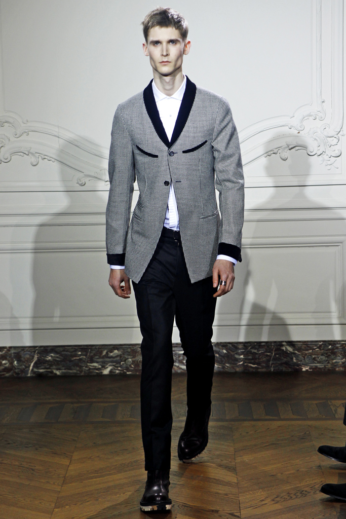 Yves Saint Laurent 2011 ﶬbDƬ
