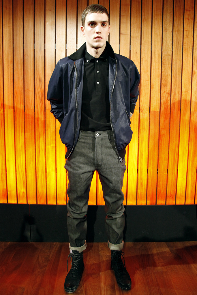 Tim Hamilton 2011 ﶬbDƬ