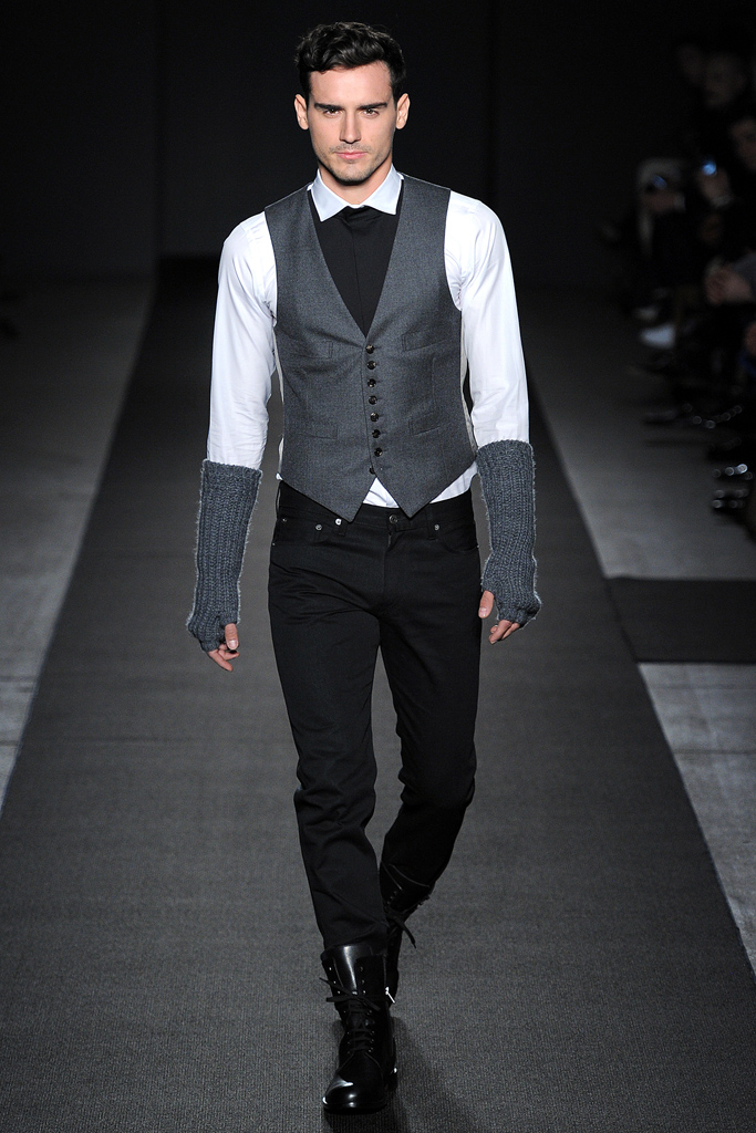 Simon Spurr 2011 ﶬbDƬ