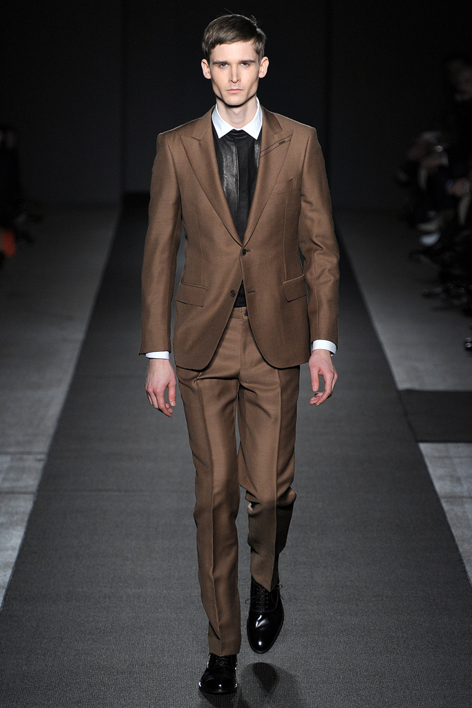 Simon Spurr 2011 ﶬbDƬ
