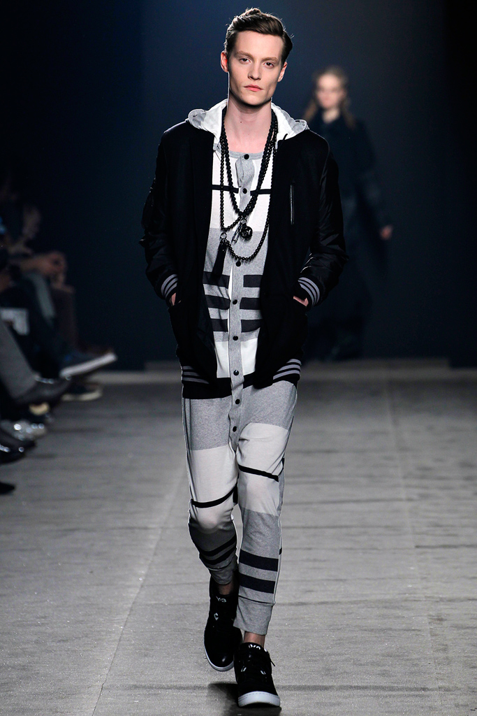 Y-3 2011 ﶬbDƬ