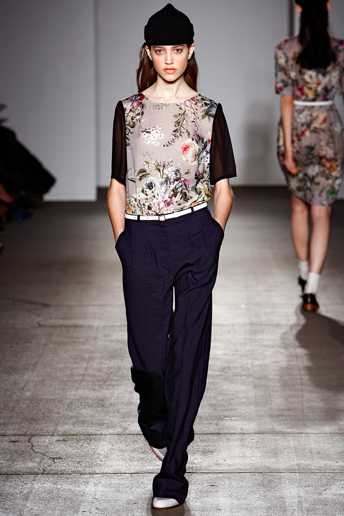 Karen Walker 2011  ﶬ¸DƬ