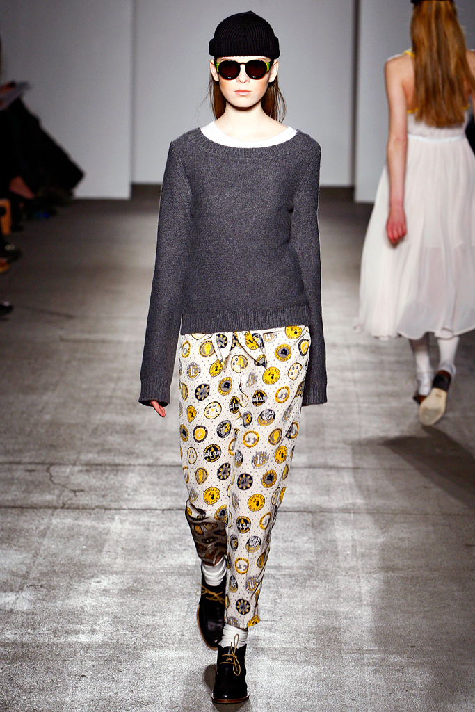 Karen Walker 2011  ﶬ¸DƬ