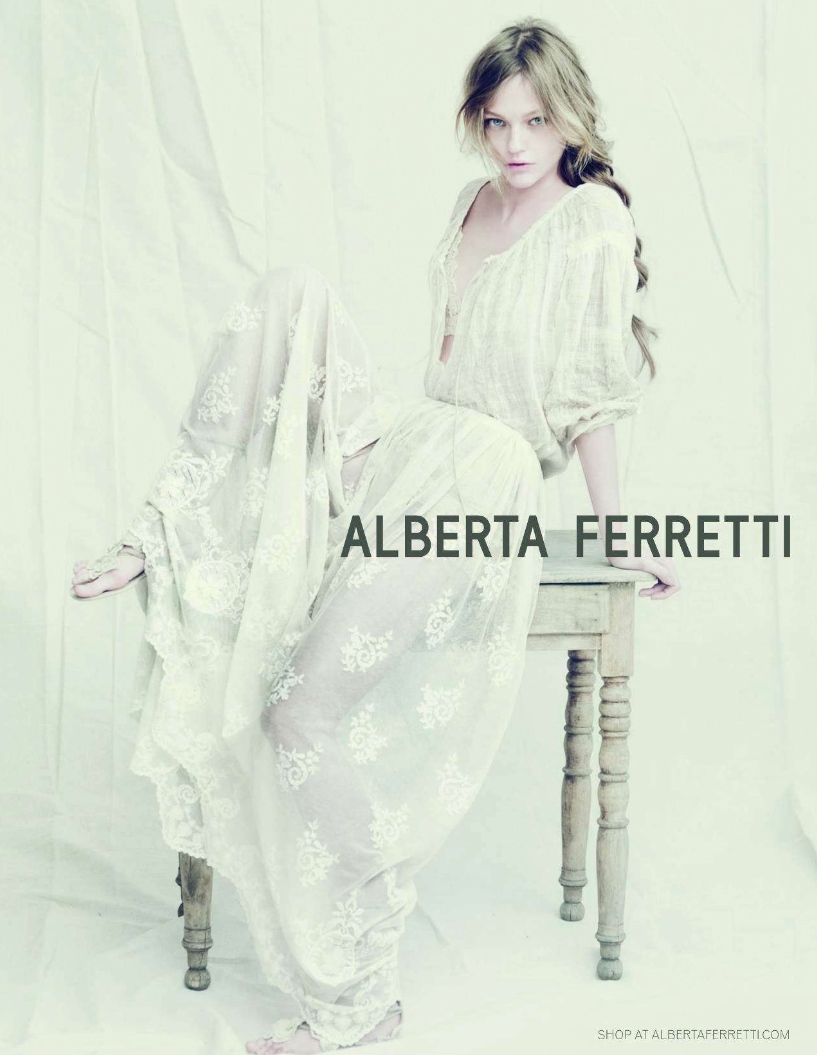 Alberta Ferretti 2011 ďVƬDƬ
