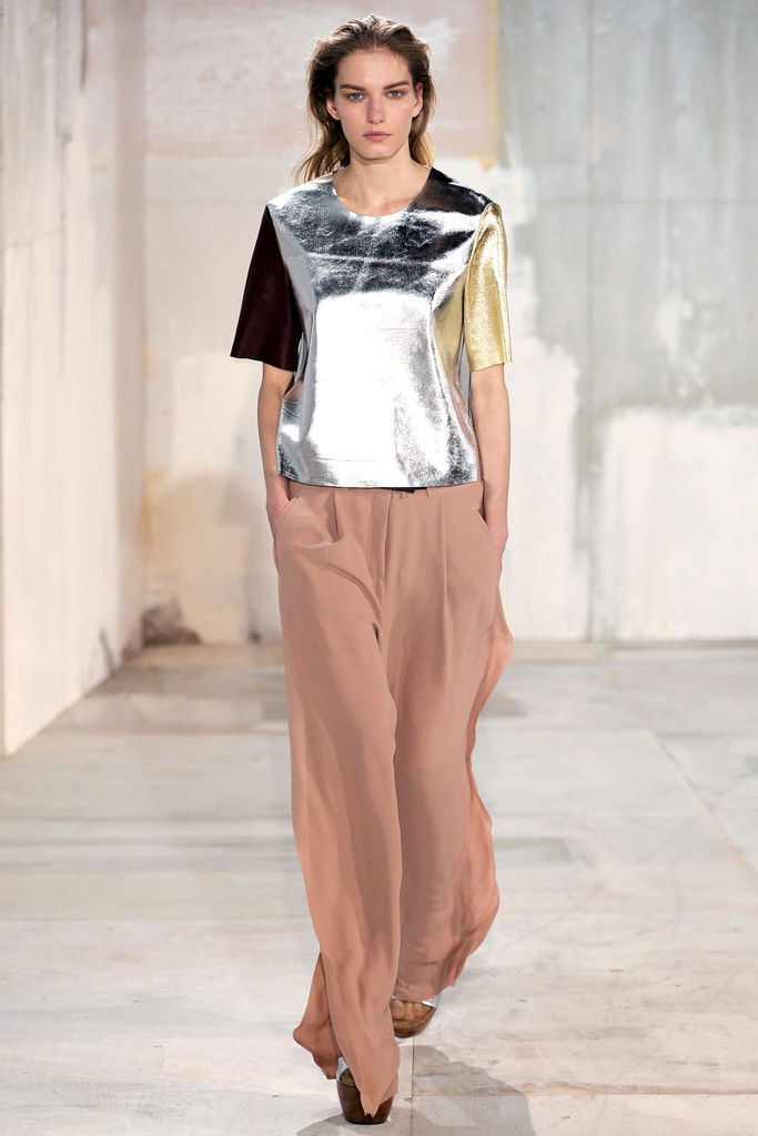 Acne 2011ﶬ¸DƬ