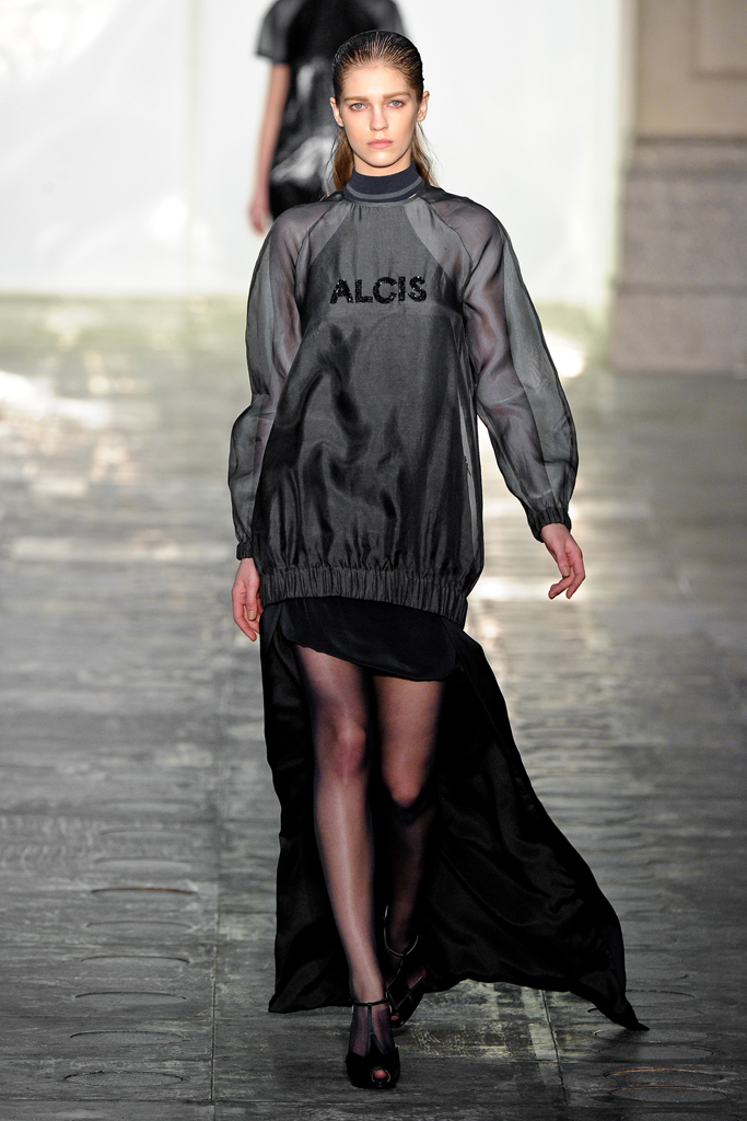 Richard Nicoll 2011ﶬ¸DƬ