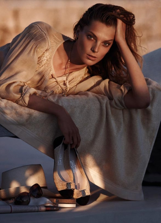 Salvatore Ferragamo 2011ďVƬ DƬ