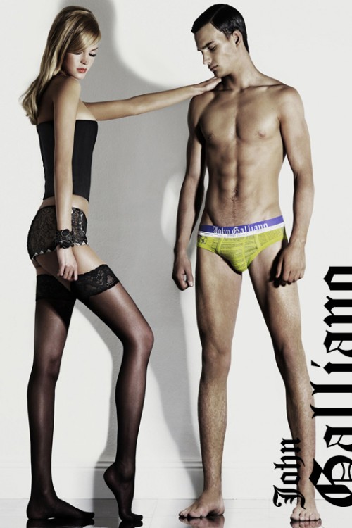 John Galliano 2011Ӿb̓Lookbook DƬ