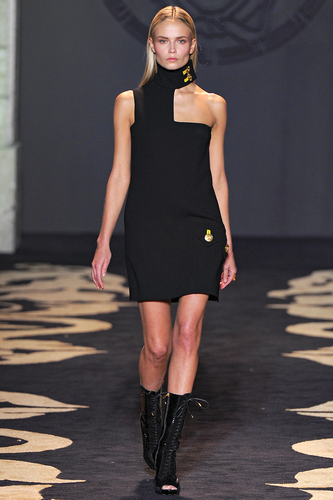 Versace 2011秋冬成衣