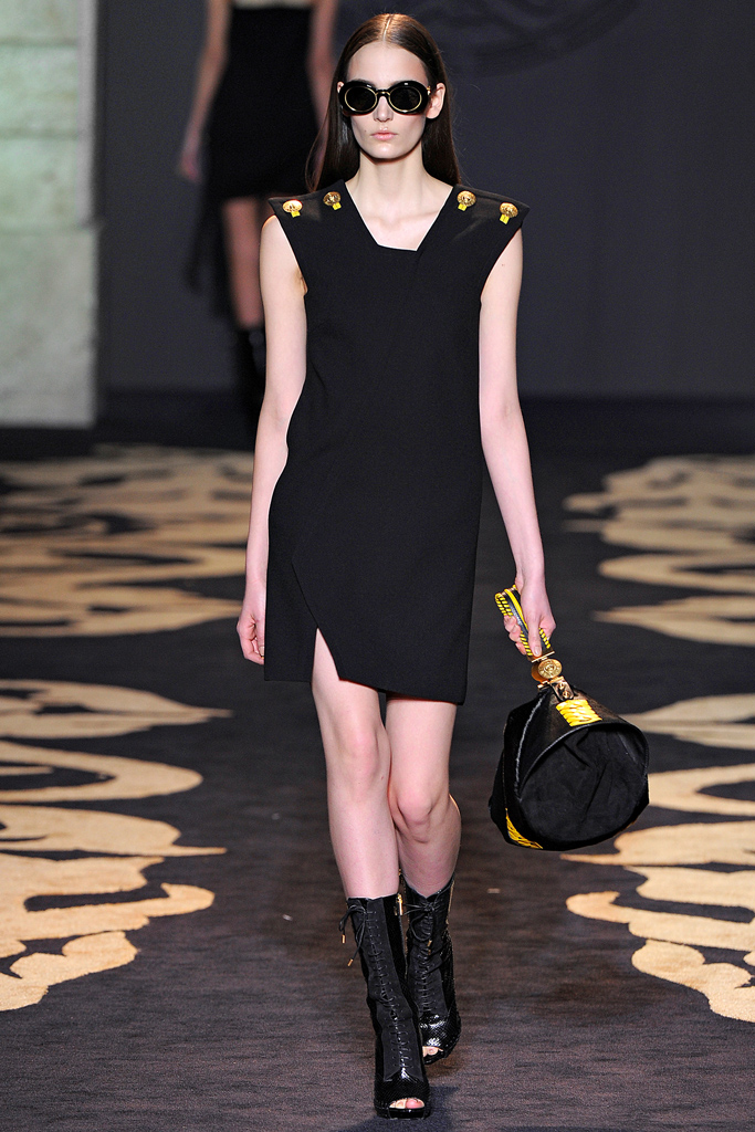 Versace 2011秋冬成衣