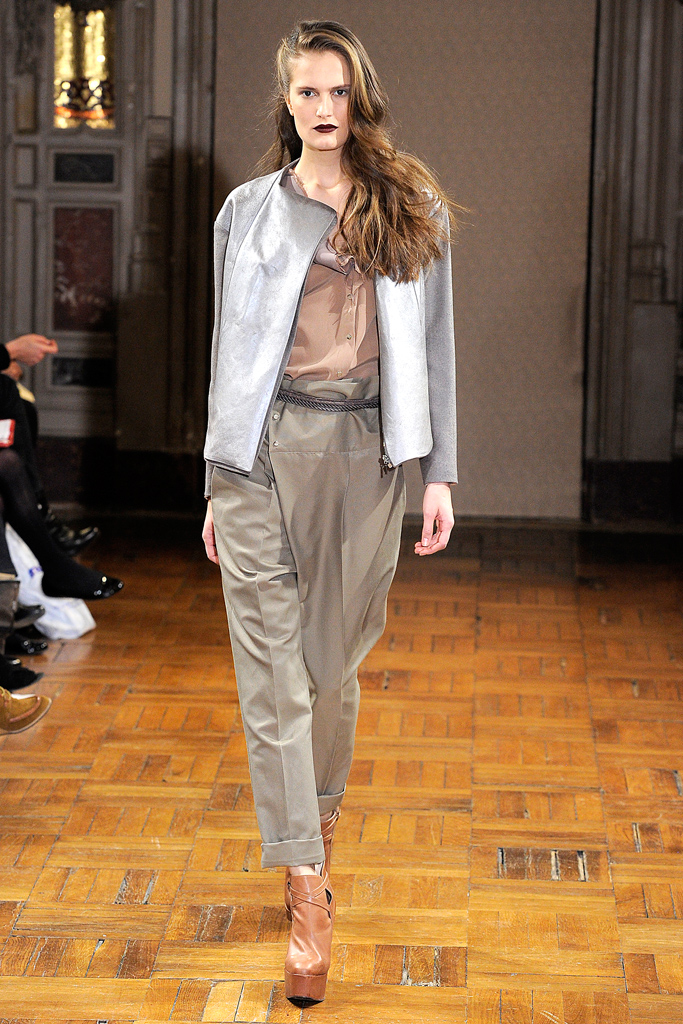 Anne Valerie Hash 2011ﶬ¸DƬ