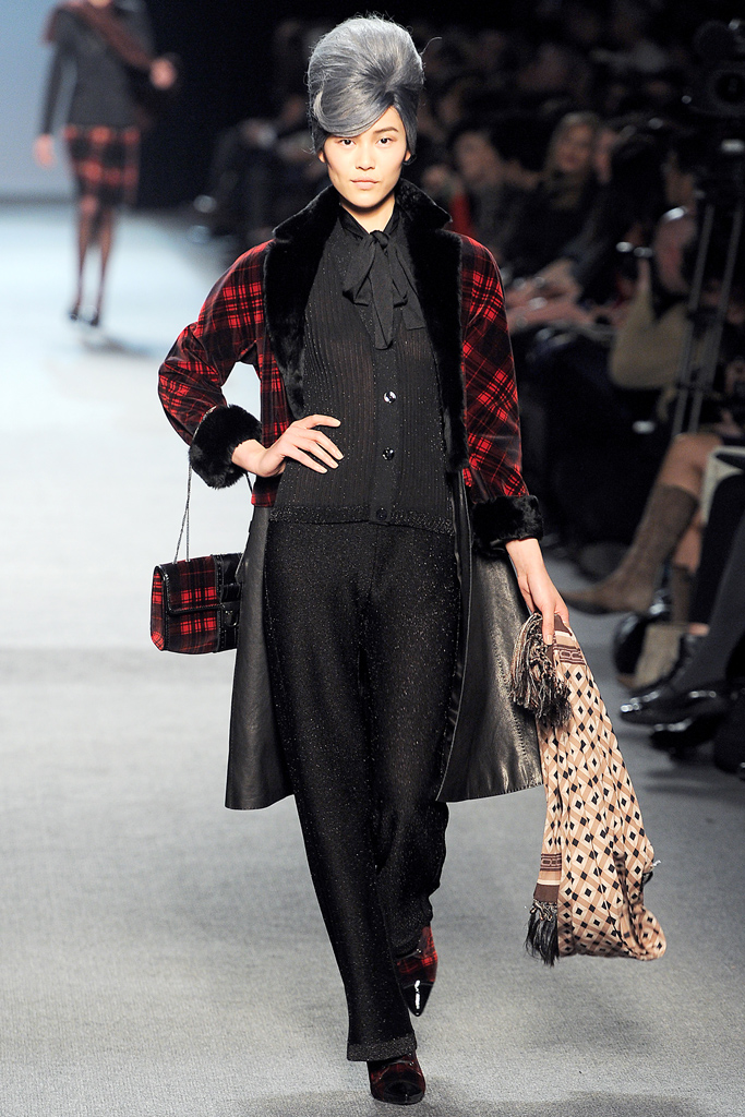 Jean Paul Gaultier 2011ﶬ DƬ