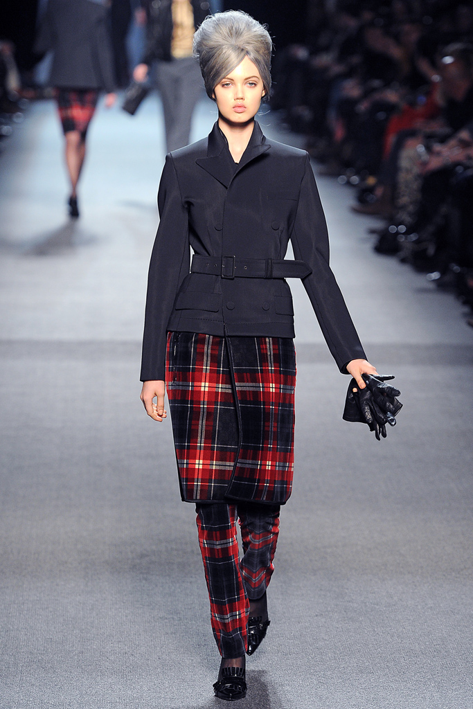 Jean Paul Gaultier 2011ﶬ DƬ