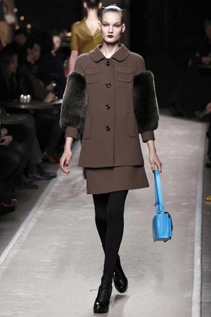 Loewe 2011ﶬ DƬ