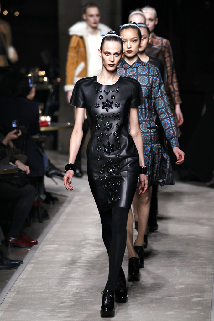 Loewe 2011ﶬ DƬ