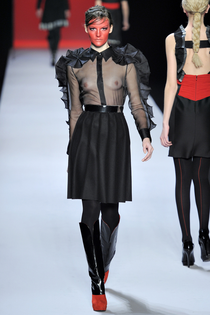 Viktor & Rolf 2011ﶬ DƬ