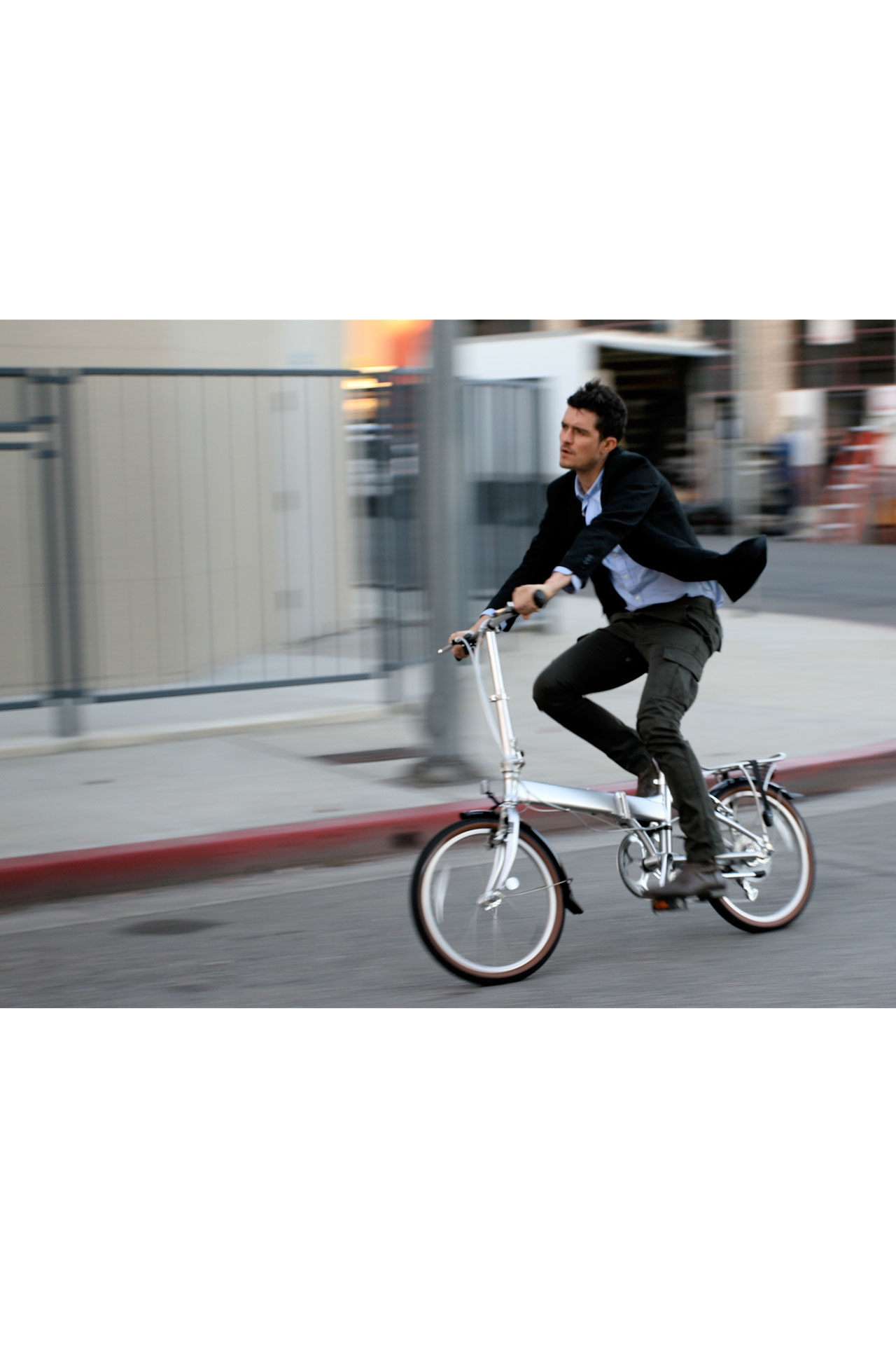 Uniqlo 2011ďVDƬ