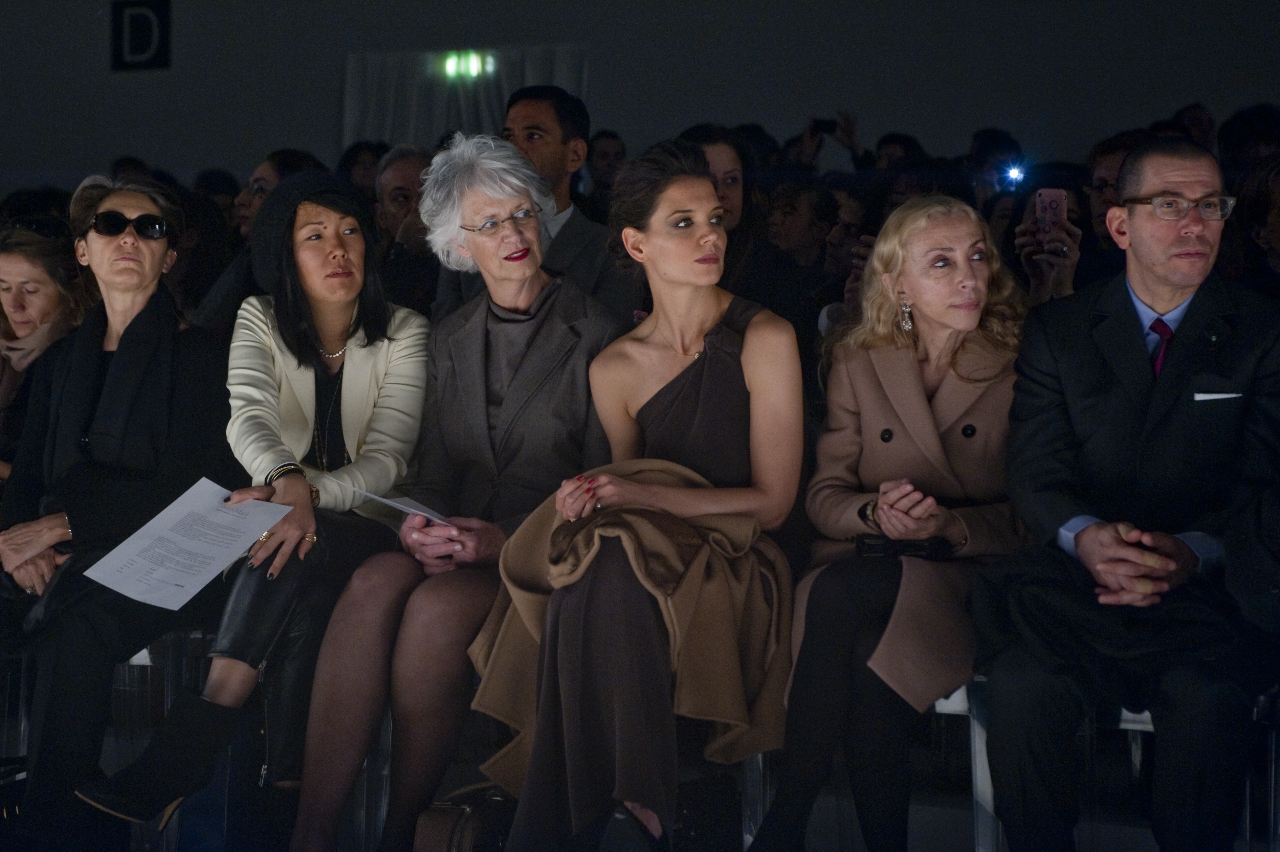 Katie Holmes出席 MAX MARA 2011秋冬時裝發布會高清圖片