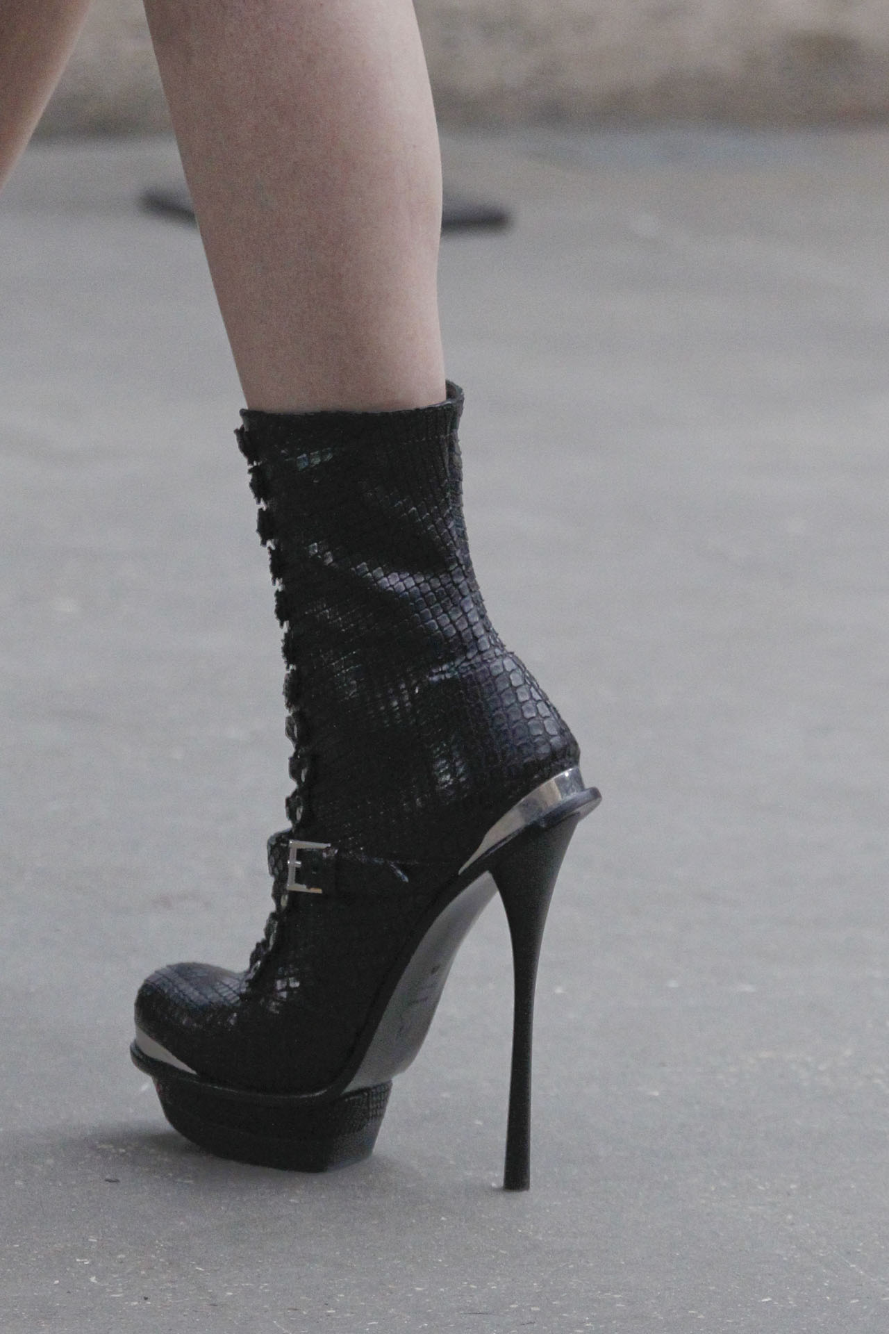 Alexander McQueen 2011ﶬ(x)(ji)DƬ