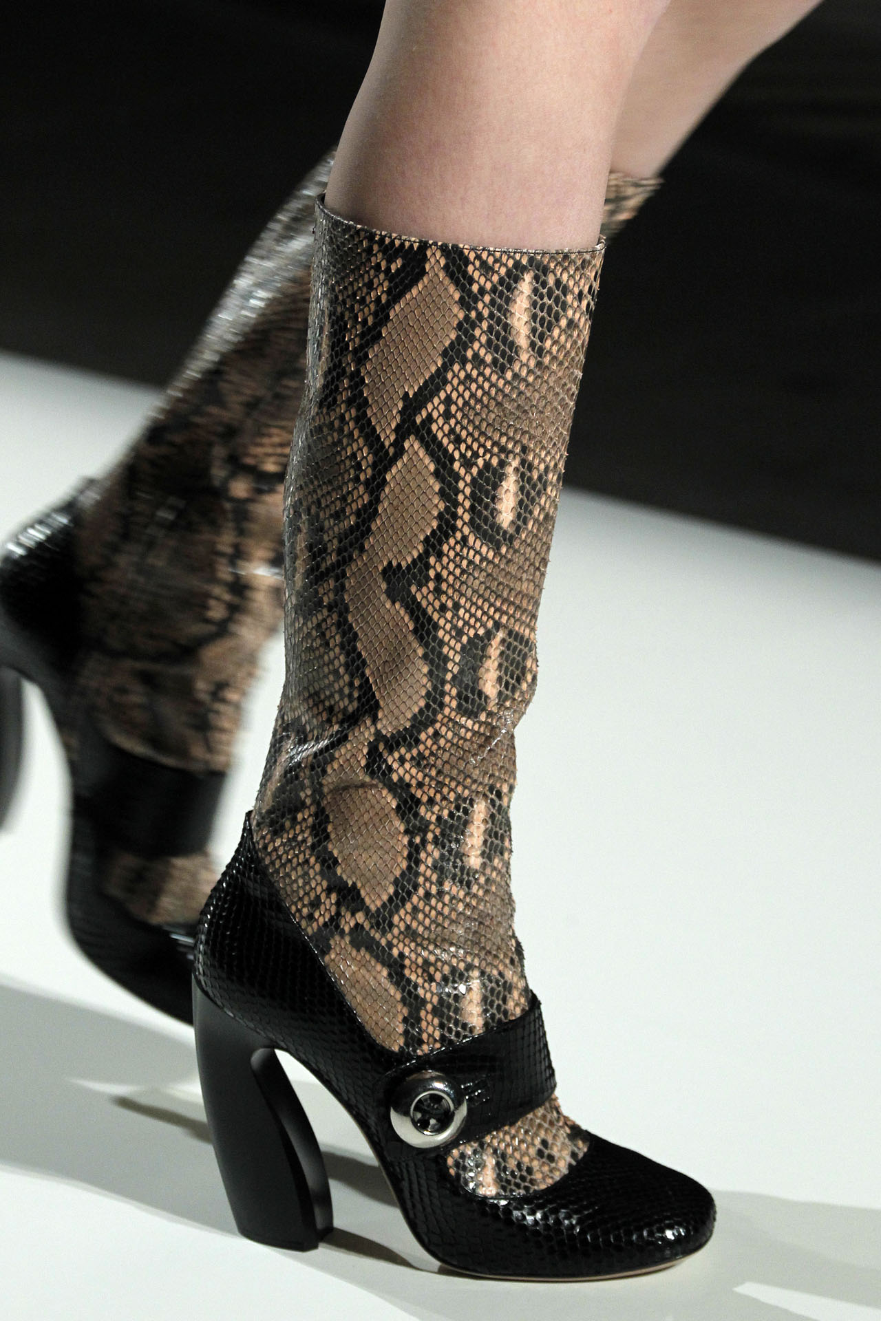 Prada 2011ﶬDƬ