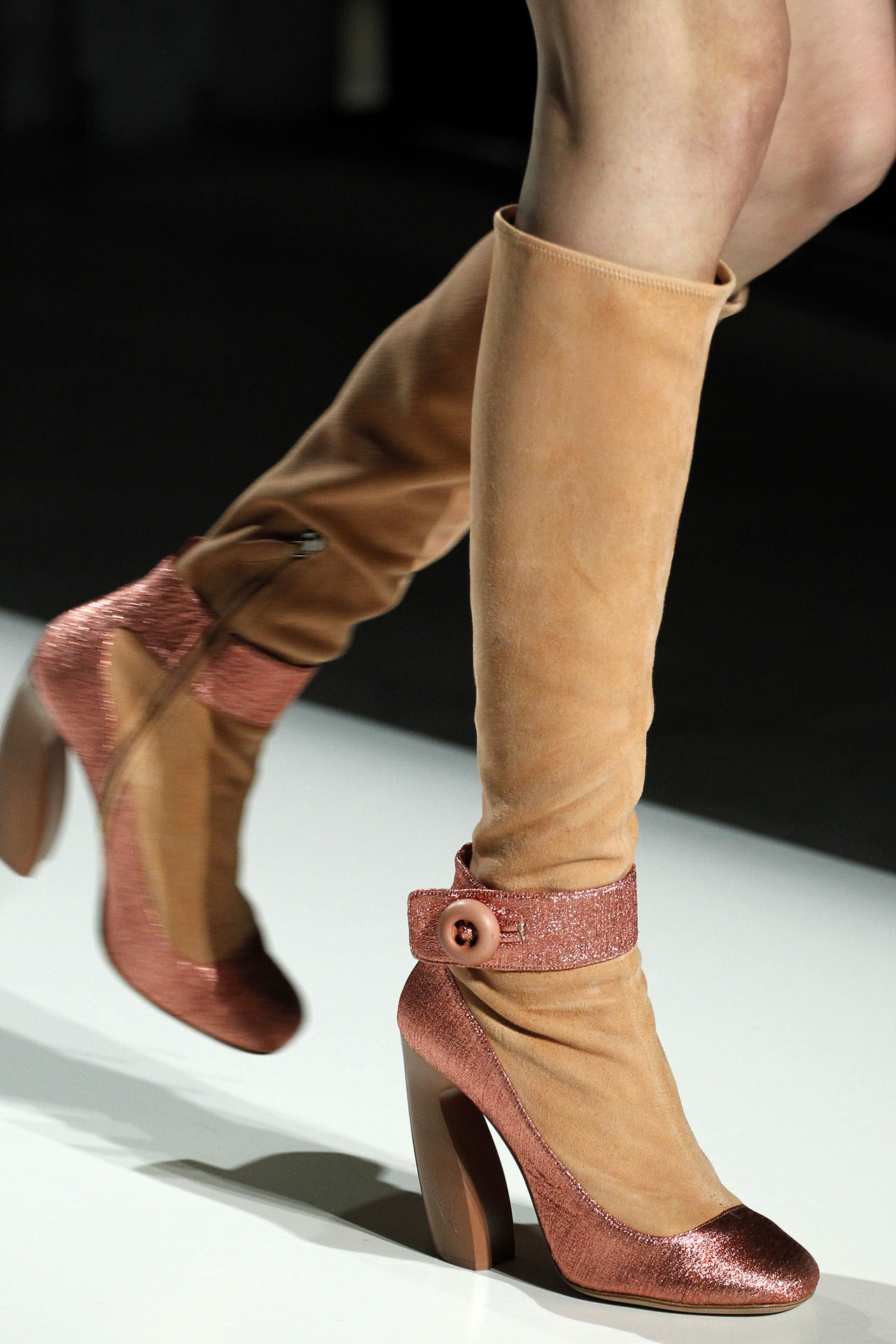 Prada 2011ﶬDƬ